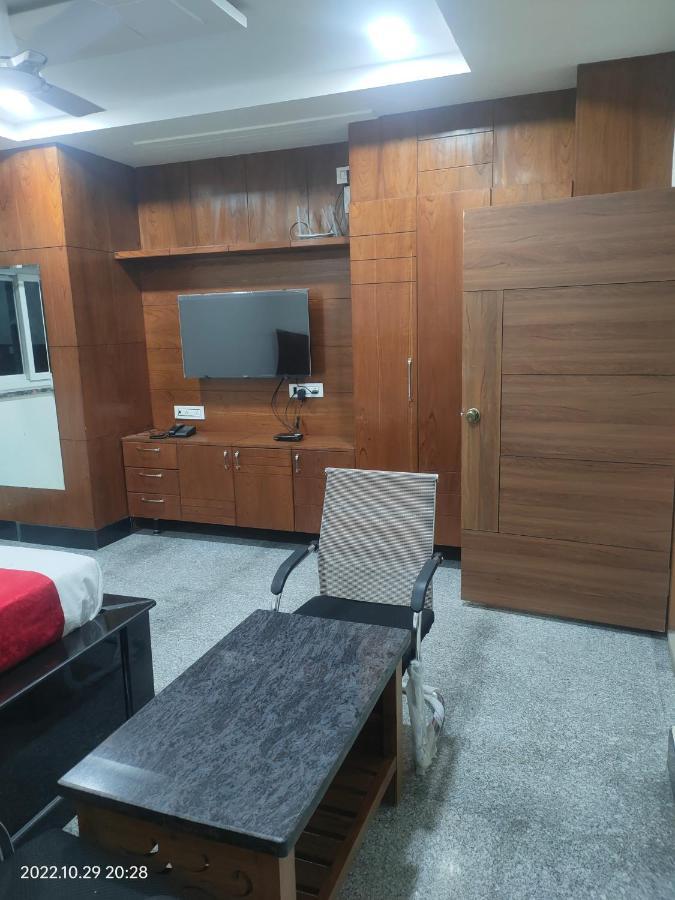 Hotel New Maruthi Inn, Lb Nagar Хайдарабад Экстерьер фото