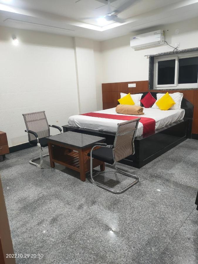 Hotel New Maruthi Inn, Lb Nagar Хайдарабад Экстерьер фото
