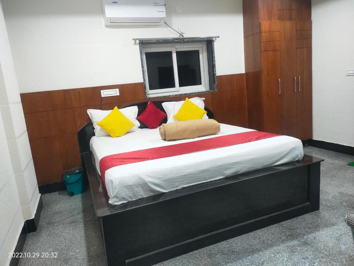 Hotel New Maruthi Inn, Lb Nagar Хайдарабад Экстерьер фото