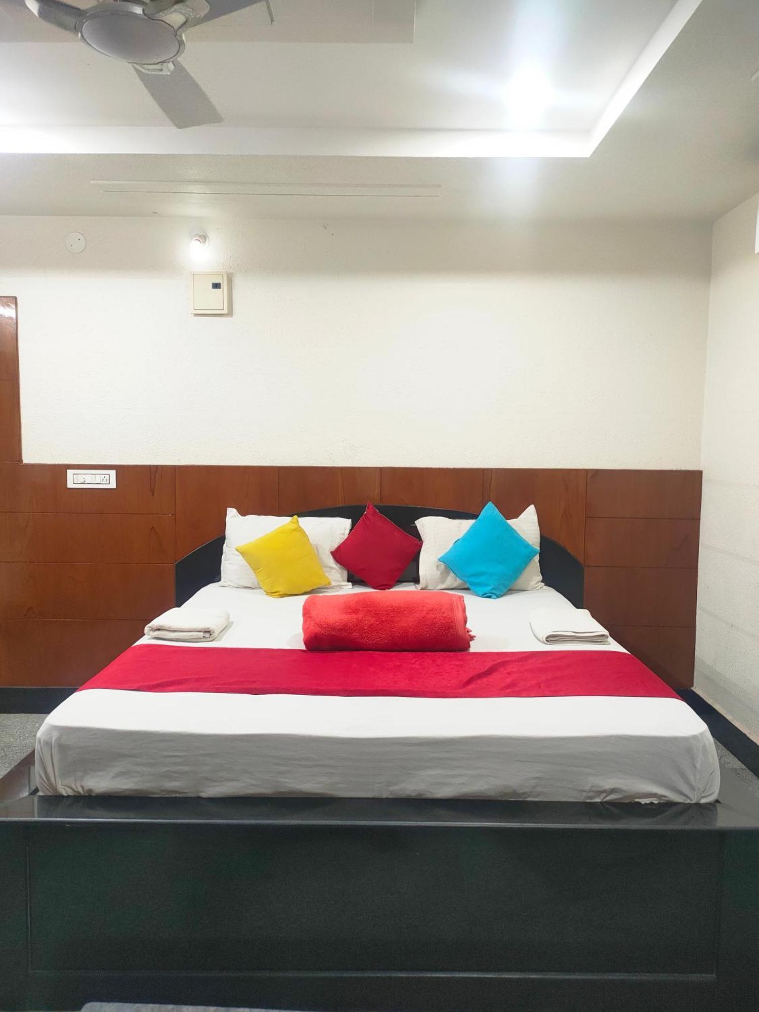 Hotel New Maruthi Inn, Lb Nagar Хайдарабад Экстерьер фото