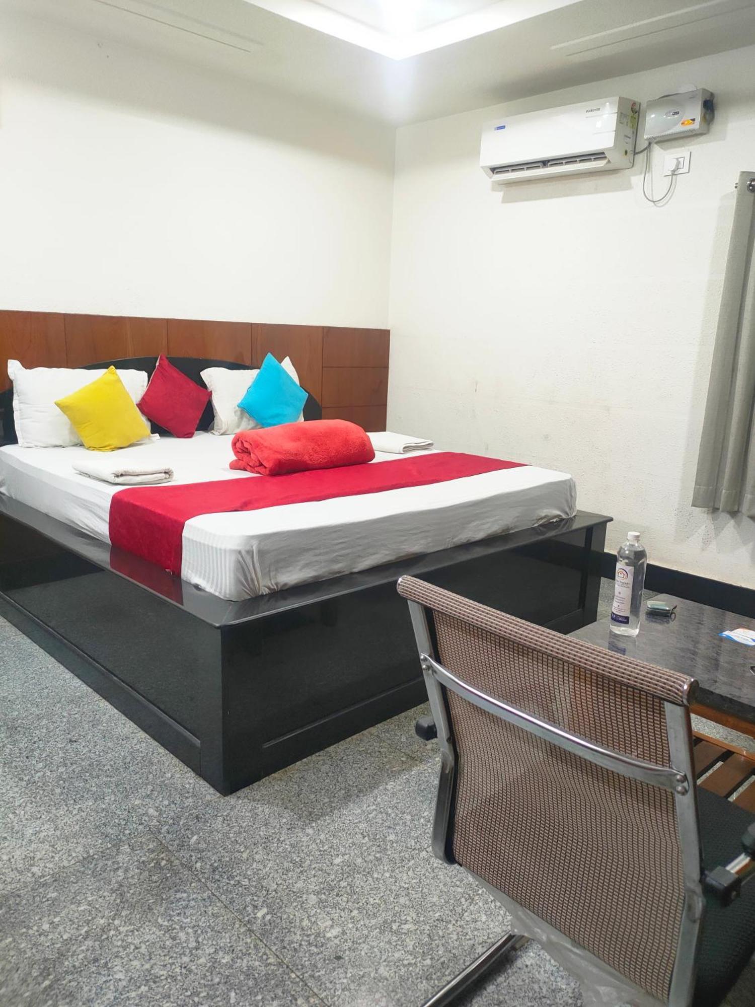 Hotel New Maruthi Inn, Lb Nagar Хайдарабад Экстерьер фото