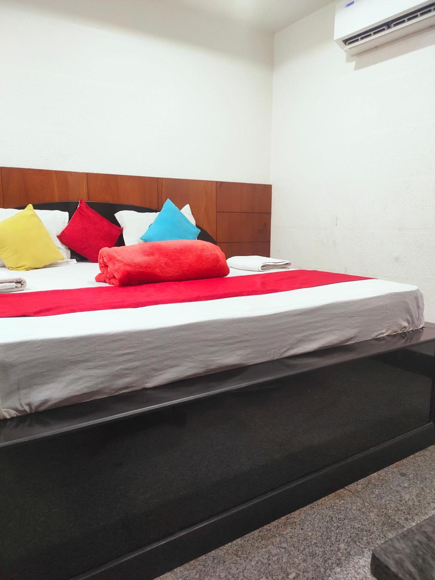 Hotel New Maruthi Inn, Lb Nagar Хайдарабад Экстерьер фото